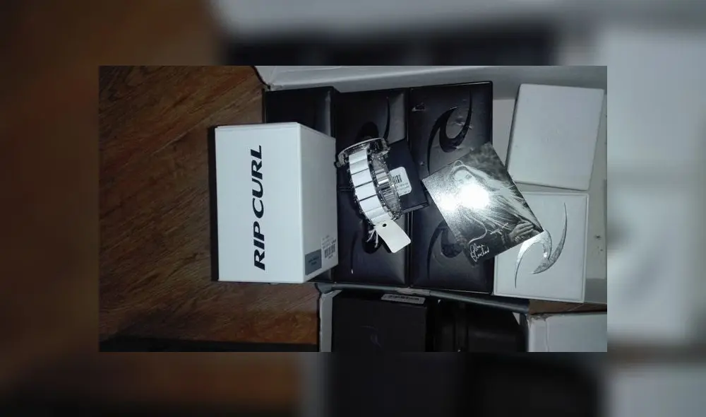 Material encontrado en 14 cajas será llevado a los almacenes de bienes incautados de Ministerio Público. (Foto: PNP) Material encontrado en 14 cajas será llevado a los almacenes de bienes incautados de Ministerio Público. (Foto: PNP)