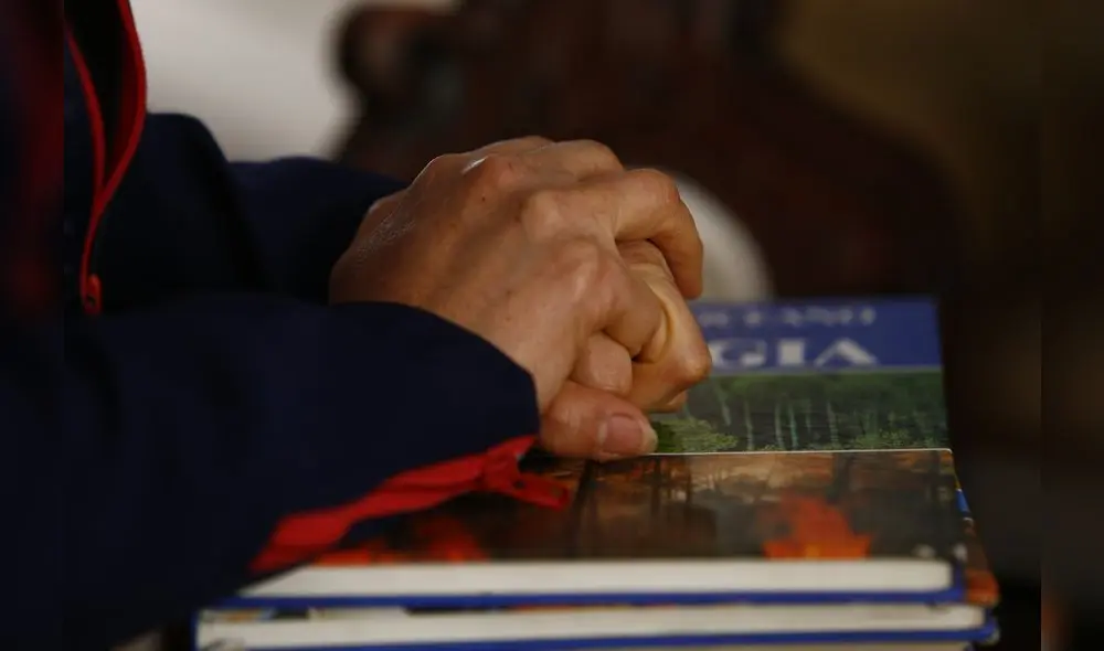 La señora Ladines le dio el adiós a los objetos de su esposo. Crédito: Flavio Matos La señora Ladines le dio el adiós a los objetos de su esposo. Crédito: Flavio Matos