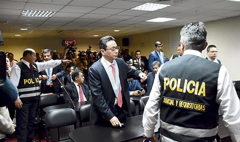 Humberto Abanto, también abogado de Jaime Yoshiyama, fue el primero en ser detenido, luego de que el juez Jorge Chávez hiciera pública su decisión. (Foto: Poder Judicial)