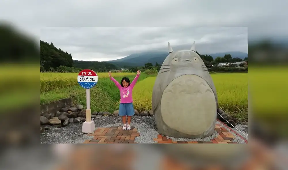 Vía Facebook. Una pareja de abuelos construyeron la escultura de esta mítica criatura de la famosa película animada 'Mi vecino Totoro'. Vía Facebook. Una pareja de abuelos construyeron la escultura de esta mítica criatura de la famosa película animada 'Mi vecino Totoro'.