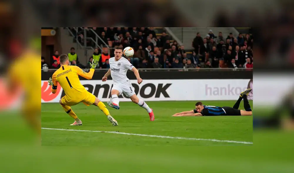 Luka Jovic, el delantero que se disputan el Real Madrid y el Barcelona [VIDEOS]