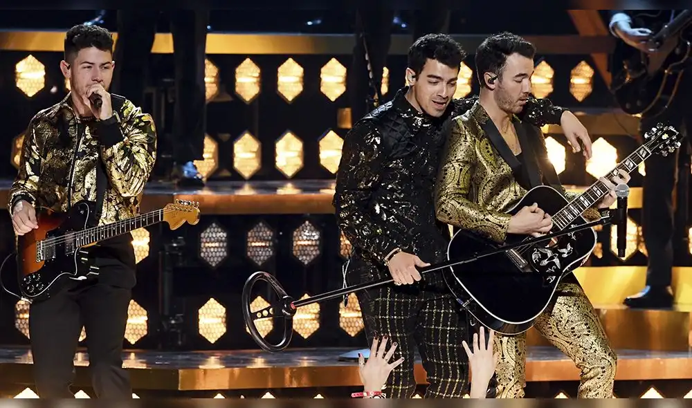 Los artistas pusieron a bailar a los asistentes de la gala y sellaron una enérgico show con "What a man gotta do"