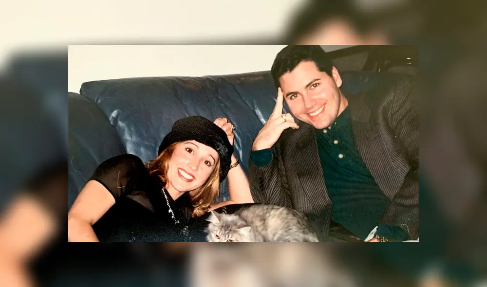 El gatito recibe el amor de sus dueños quienes están muy felices con los resultados de la clonación. Foto: SWNS El gatito recibe el amor de sus dueños quienes están muy felices con los resultados de la clonación. Foto: SWNS