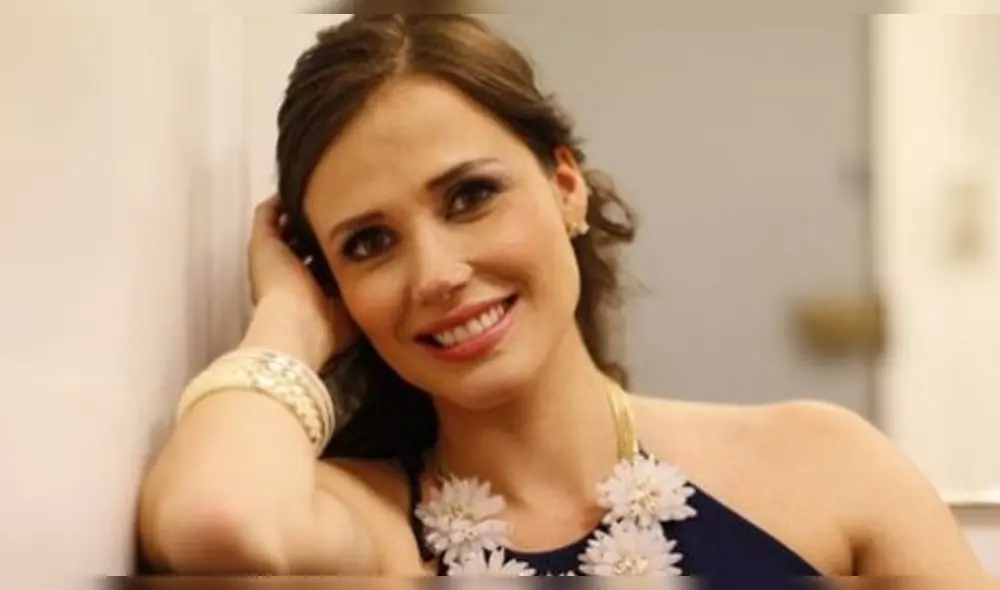 Maju Mantilla cumple con su deber cívico de presidenta de mesa