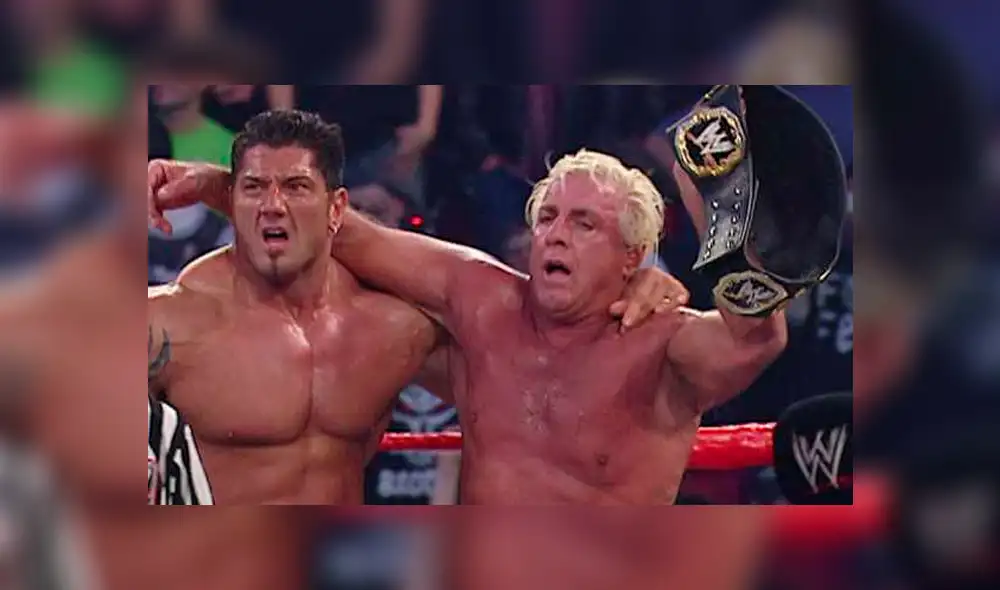 WWE: Ric Flair será sometido a operación tras golpiza que le dio Batista [VIDEO]