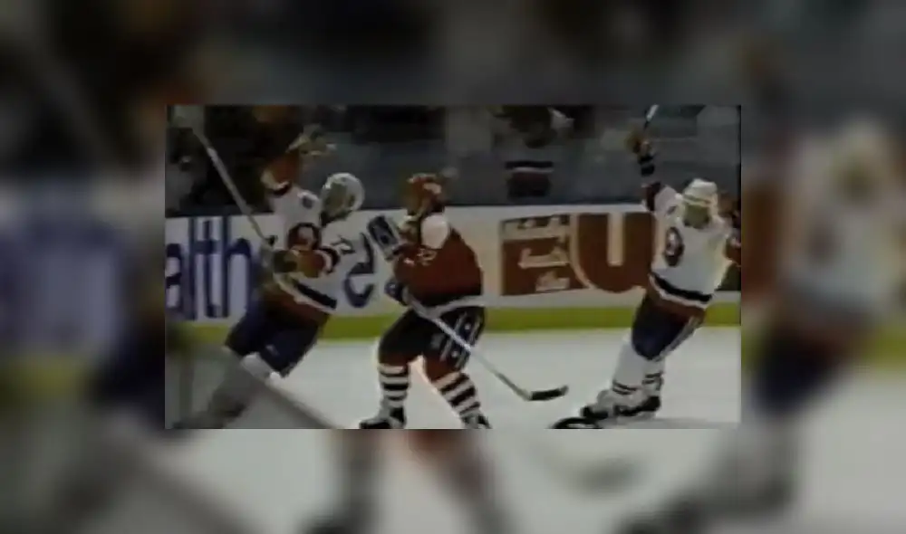 El golpe de Dale Hunter a Pierre Turgeon. El golpe de Dale Hunter a Pierre Turgeon.