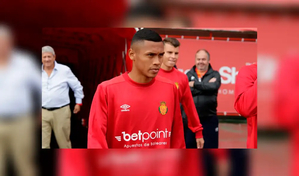 OFICIAL: Delantero peruano fichó por club español