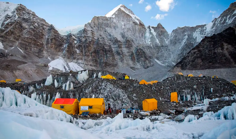 monte everest medida oficial foto:efe monte everest medida oficial foto:efe