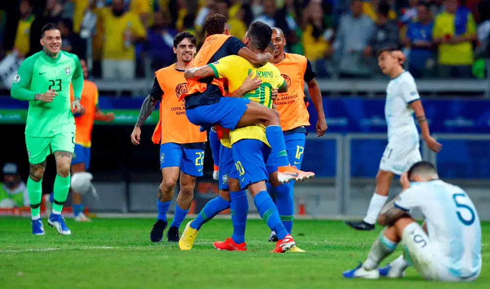 AFA, tras el Argentina vs. Brasil, publicó polémico mensaje en Twitter en referencia al VAR. | Foto: EFE
