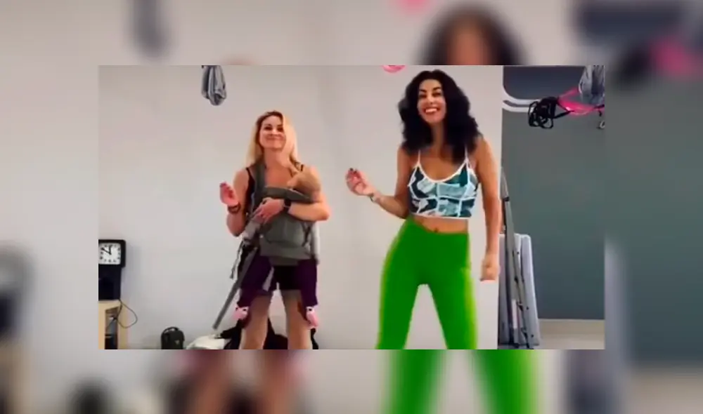 En YouTube, una madre sorprendió con sus movimientos a ritmo de bachata acompañada de su bebé. En YouTube, una madre sorprendió con sus movimientos a ritmo de bachata acompañada de su bebé.