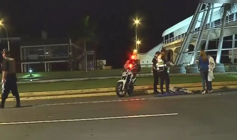 Chorrillos: indigente muere atropellado por moto que hacía piques ilegales en Costa Verde Chorrillos: indigente muere atropellado por moto que hacía piques ilegales en Costa Verde
