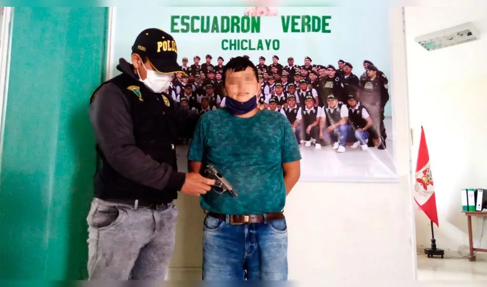 Sujeto será investigado por haber sido intervenido con arma de fuego. (Foto: PNP) Sujeto será investigado por haber sido intervenido con arma de fuego. (Foto: PNP)