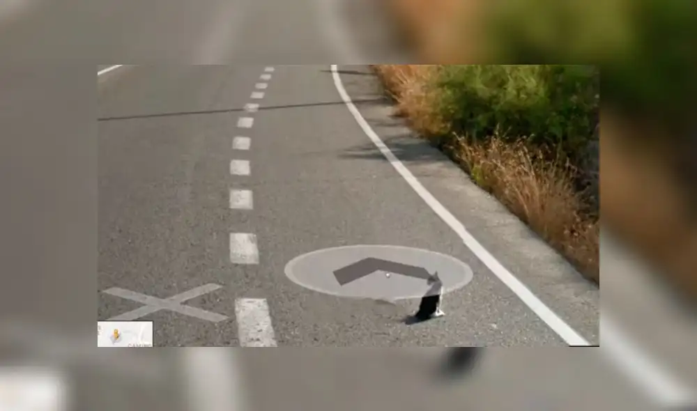 Desliza las imágenes para ver la increíble escena que registró Google Maps en una carretera de España. Foto: Google Desliza las imágenes para ver la increíble escena que registró Google Maps en una carretera de España. Foto: Google