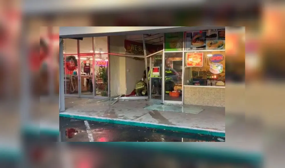 Mujer enfurece y atropella a peluquero tras el corte que le hizo a su hijo [VIDEO]