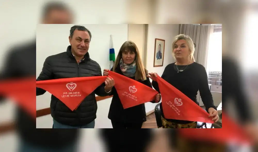 Debate por el aborto en Argentina: el significado del pañuelo rojo