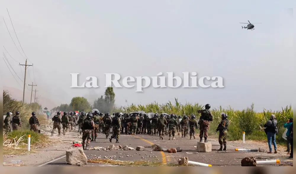 Arequipa: Helicóptero sobrevoló las carreteras que estaban tomadas por los opositores al proyecto minero Tía María.
