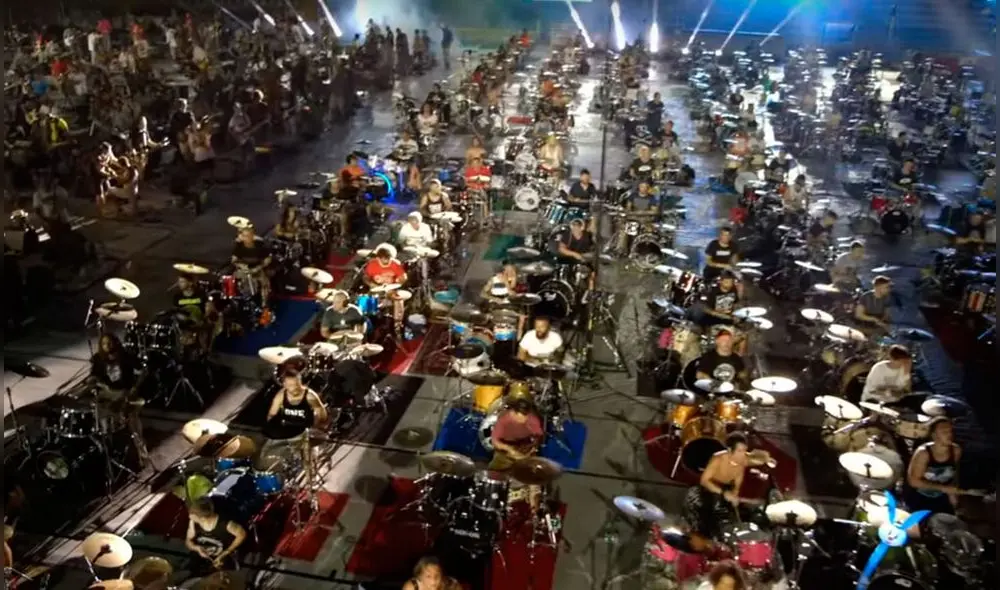 YouTube: 1000 músicos tocaron a la vez 'Smells Like Teen Spirit' y el resultado fue épico [VIDEO]