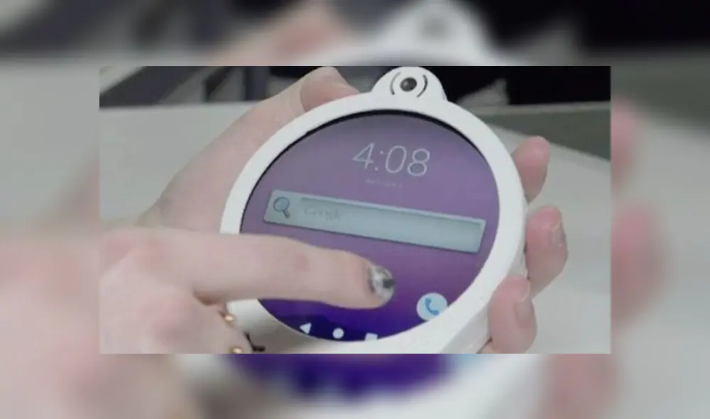 Un extraño smartphone circular ha llamado la atención de todos.