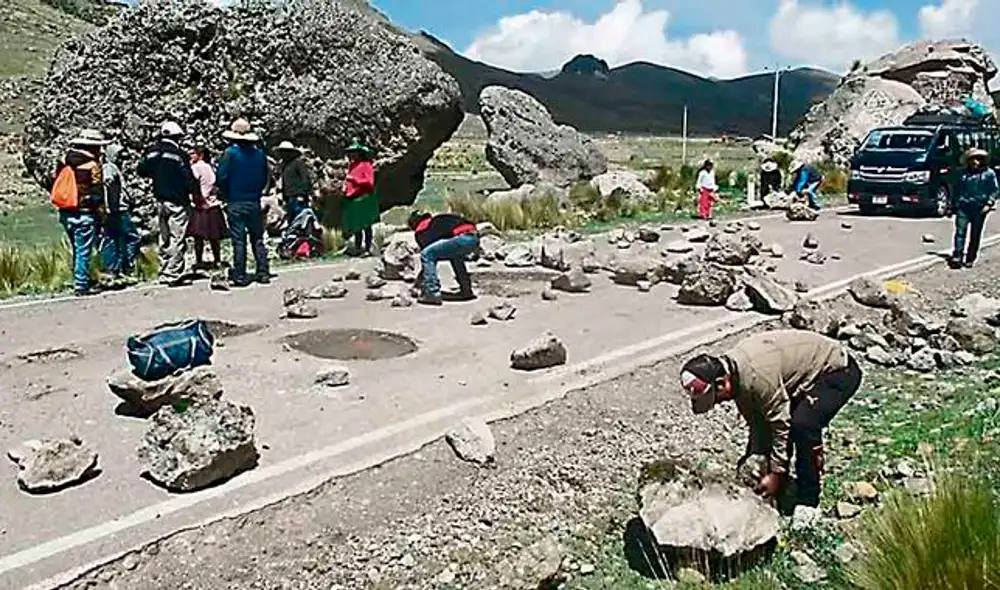 Comuneros de Cusco bloquean Corredor Minero del Sur Comuneros de Cusco bloquean Corredor Minero del Sur