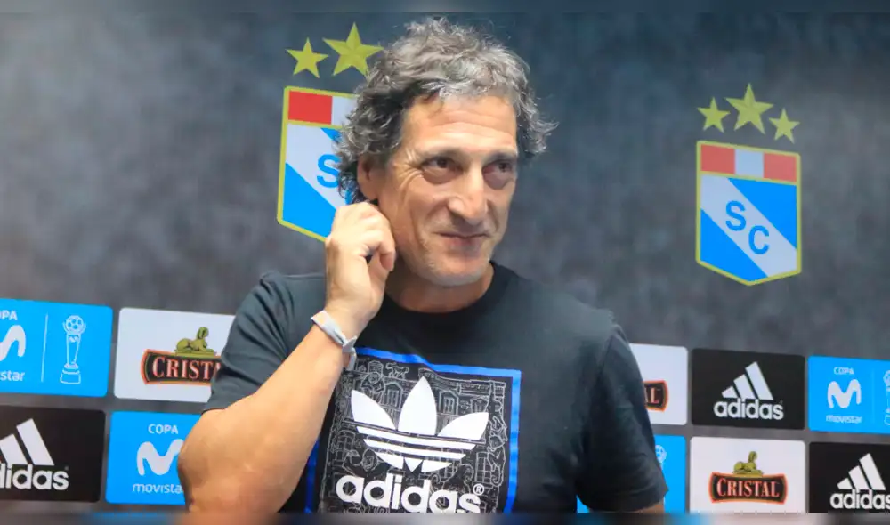 ¿Alguién de Sporting Cristal? Los tres jugadores que pidió Mario Salas para Colo Colo ¿Alguién de Sporting Cristal? Los tres jugadores que pidió Mario Salas para Colo Colo