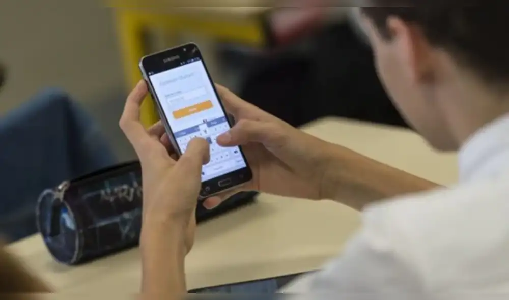 Francia: celulares son prohibidos en escuelas desde hoy Francia: celulares son prohibidos en escuelas desde hoy