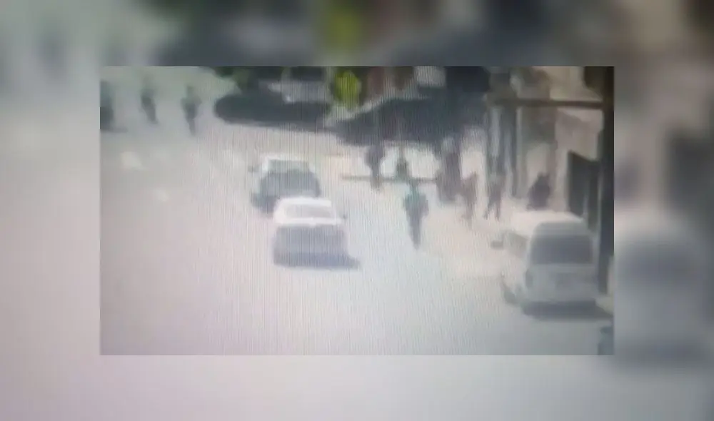 Jesús María: policía fue baleado por conductor que fugó de operativo del SAT. (Foto: Captura de video / Serenazgo Jesús María) Jesús María: policía fue baleado por conductor que fugó de operativo del SAT. (Foto: Captura de video / Serenazgo Jesús María)