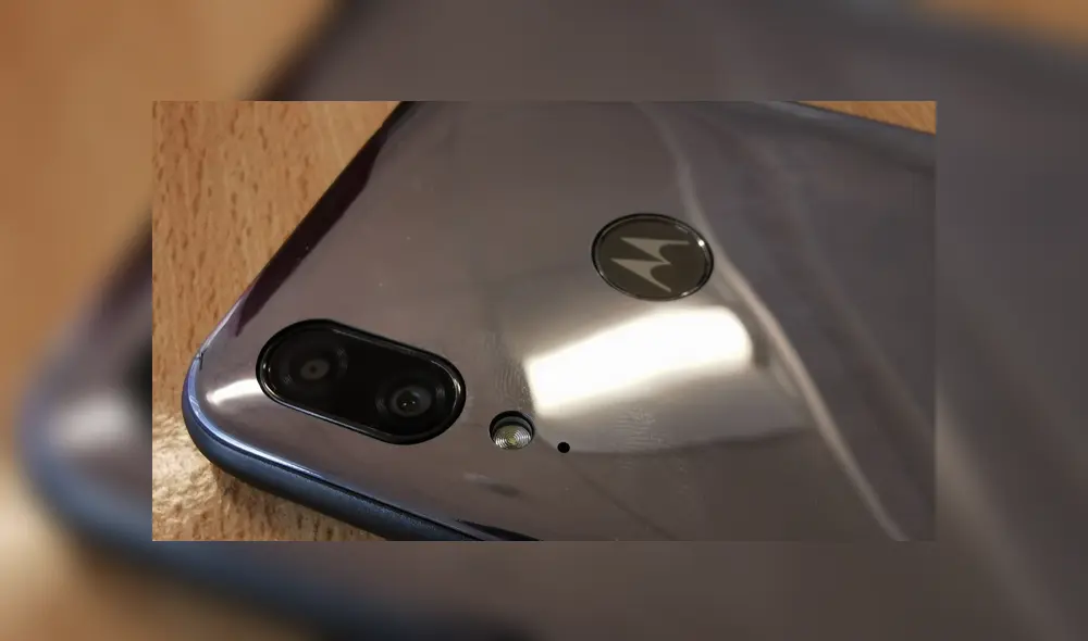 El Moto E6 Plus cuenta con una doble cámara principal. Foto: Juan José López Cuya.