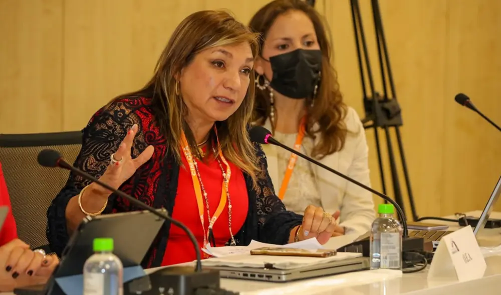 La comisionada se ha reunido con diversas personalidades que luchan por los derechos de las mujeres. Foto: Alejandra Mora/Facebook La comisionada se ha reunido con diversas personalidades que luchan por los derechos de las mujeres. Foto: Alejandra Mora/Facebook