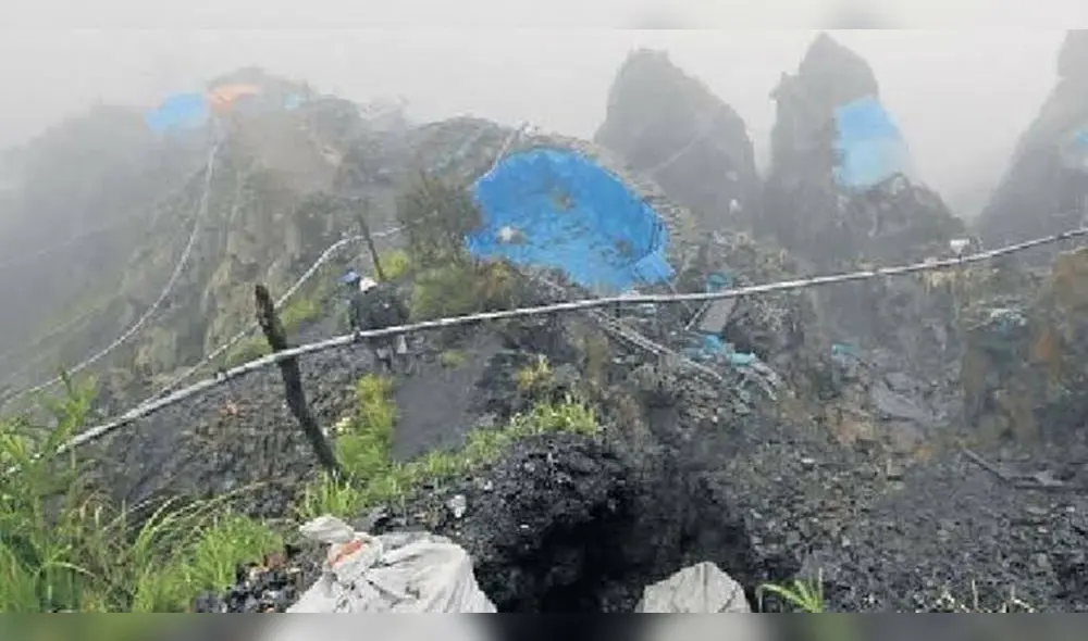 Carpas de los mineros quedaron destrozadas tras evento registrado el último jueves. Foto: Facebook.