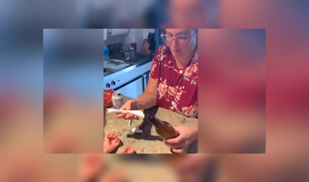Una niña encontró una botella que había navegado más de 11 años por el océano Atlántico. Foto: YouTube
