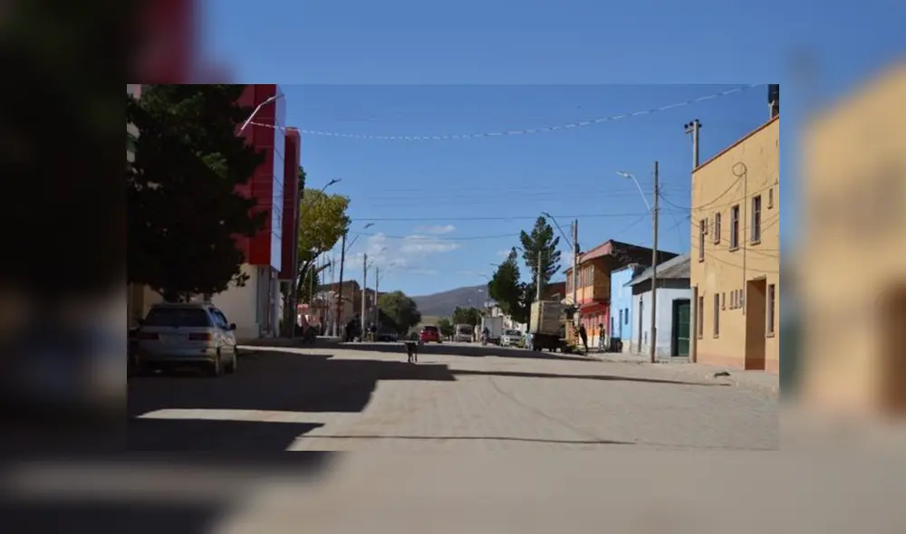 Decenas de personas asisten a funeral de fallecido por coronavirus. Foto: La Patria