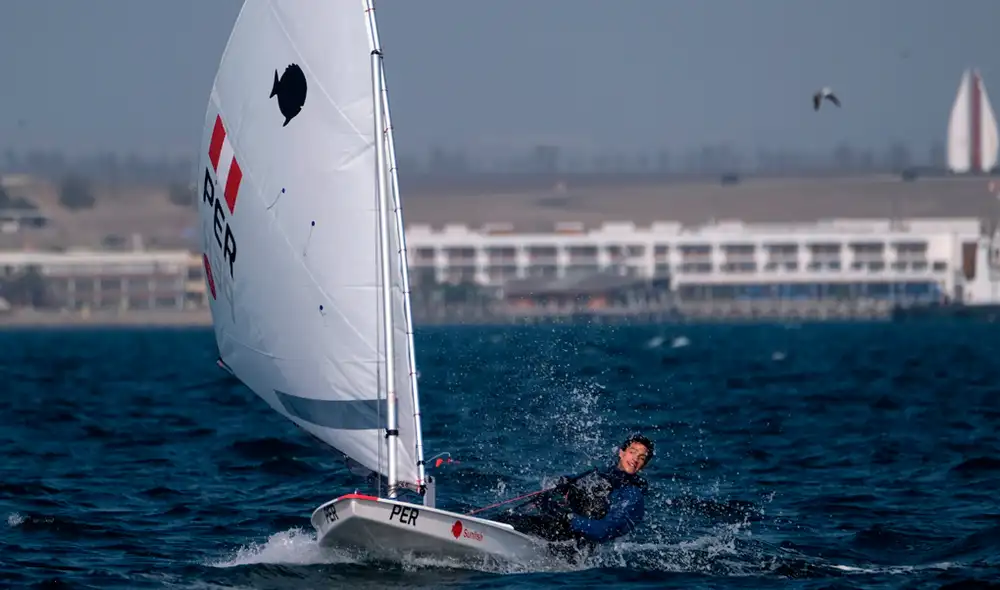 Nuestro velerista nacional Renzo Sanguineti tuvo una gran desempeño en el Mundial de Sunfish, dónde quedó subcampeón del certamen internacional. Nuestro velerista nacional Renzo Sanguineti tuvo una gran desempeño en el Mundial de Sunfish, dónde quedó subcampeón del certamen internacional.