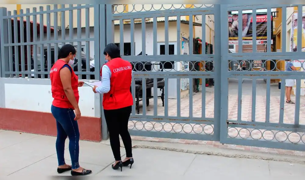 Personal de la Contraloría en la Diresa de Tumbes