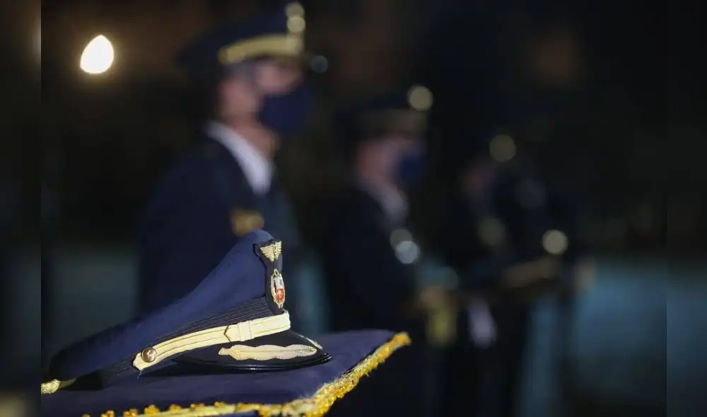 Rinden homenaje póstumo a 4 tripulantes de la FAP que murieron mientras trasladaban alimentos a la selva peruana. Foto: PCM. Rinden homenaje póstumo a 4 tripulantes de la FAP que murieron mientras trasladaban alimentos a la selva peruana. Foto: PCM.