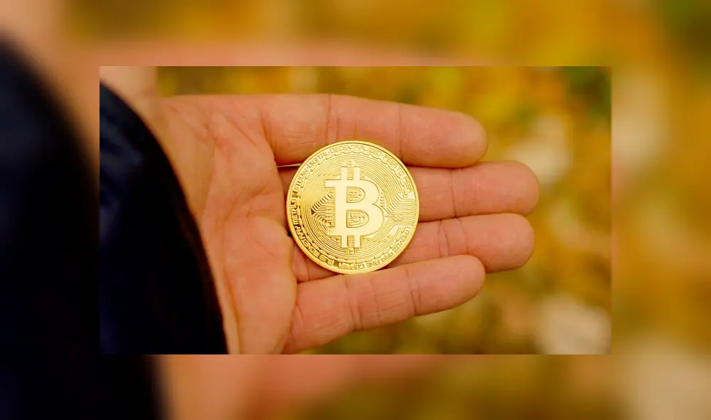 Bitcoin: precio se dispara y sobrepasa los 8.000 dólares en un día 