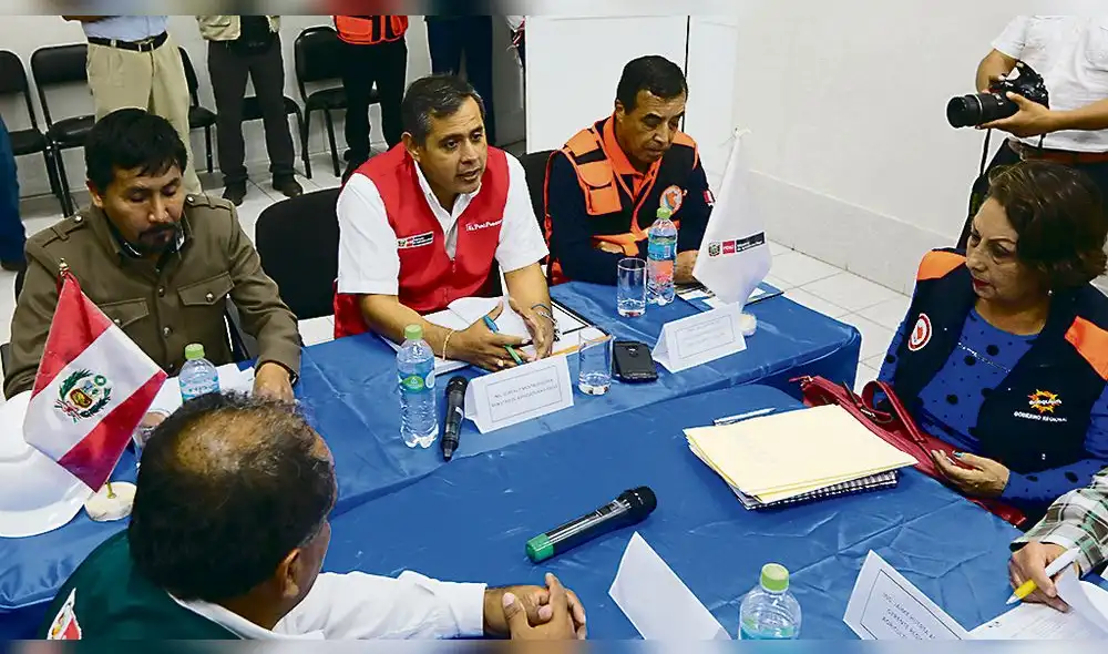 Ministros dan jalón de orejas a autoridades de Moquegua y Arequipa Ministros dan jalón de orejas a autoridades de Moquegua y Arequipa