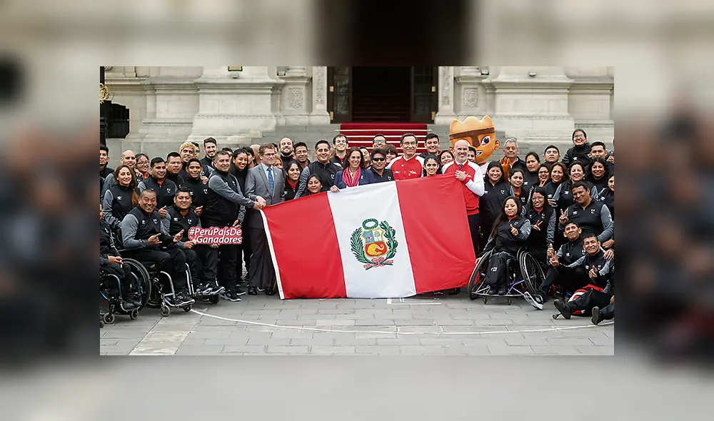 Solidaridad y unión . El presidente Martín Vizcarra junto a los 139 paradeportistas que competirán del 23 de agosto al 1 de setiembre en los Juegos Parapanamericanos Lima 2019.
