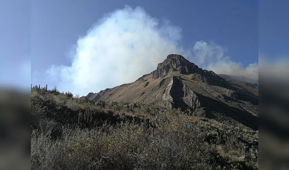 Arequipa: Incendio en Castilla se dividió en tres partes [FOTOS]