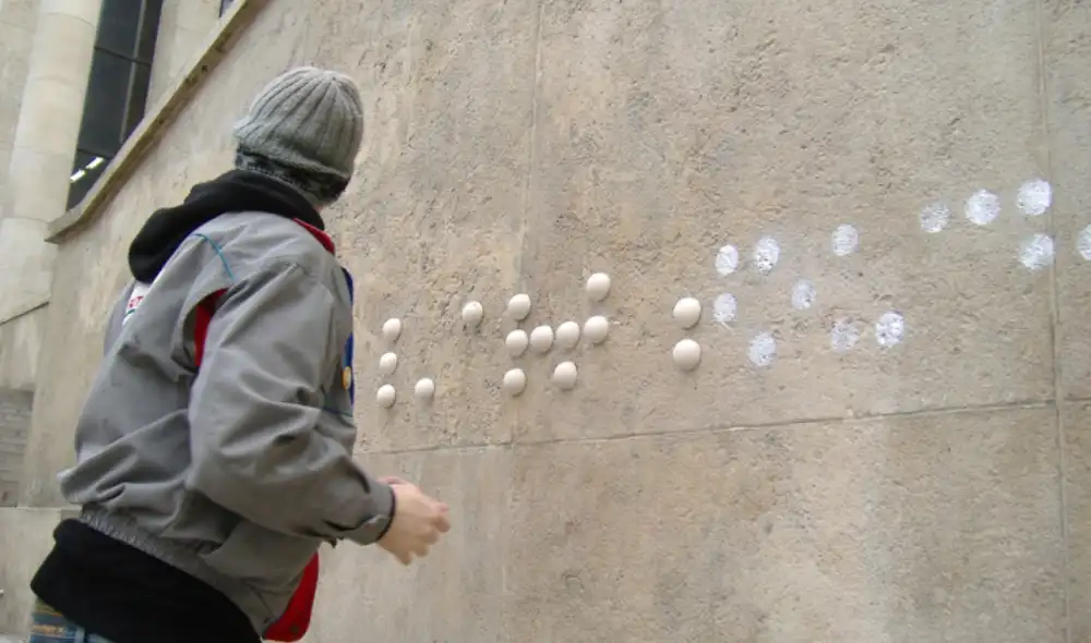 Pieza en construcción en el Museo de Arte Contemporáneo de Francia. Foto: The Blind