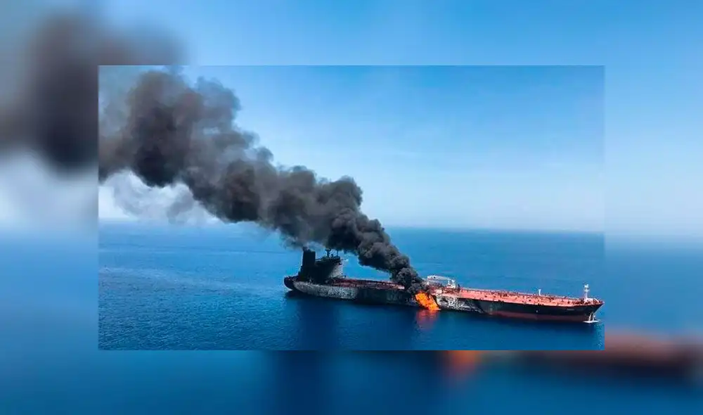 Torpedos submarinos atacan dos embarcaciones petroleras en el Golfo de Omán [VIDEO]