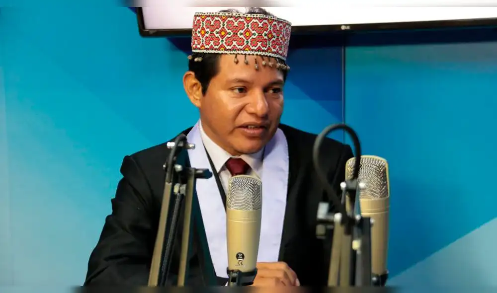 Silvio Vallés tenía 42 años y, según reportes de sus conocidos, su deceso se debió a la ausencia de oxígeno para suministrarle. Silvio Vallés tenía 42 años y, según reportes de sus conocidos, su deceso se debió a la ausencia de oxígeno para suministrarle.