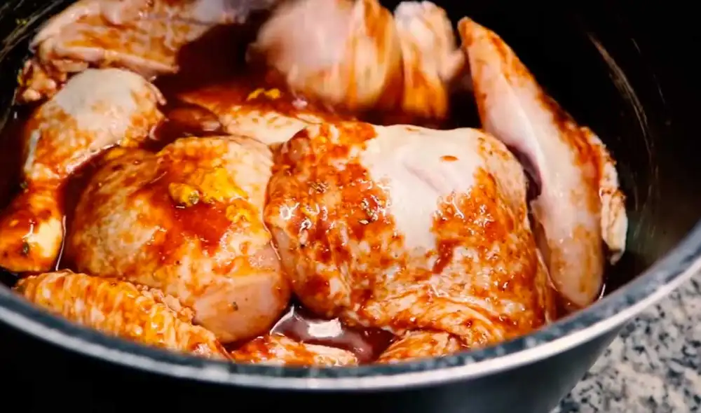 Desliza las imágenes para conocer un poco más sobre la preparación de esta cena navideña económica. Foto: captura de YouTube/Ariana Bolo Arce