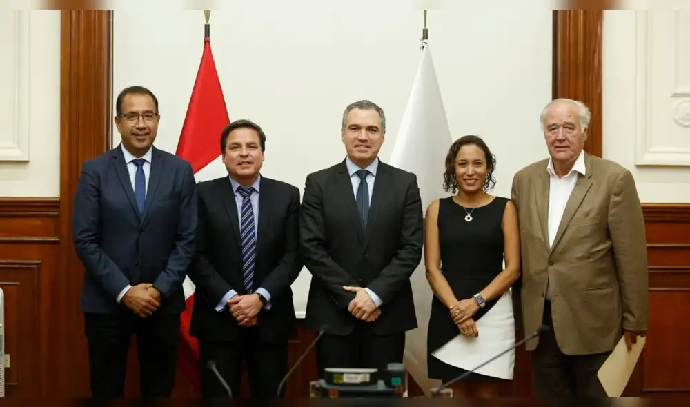 Salvador del Solar culminó reuniones con bancadas del lunes