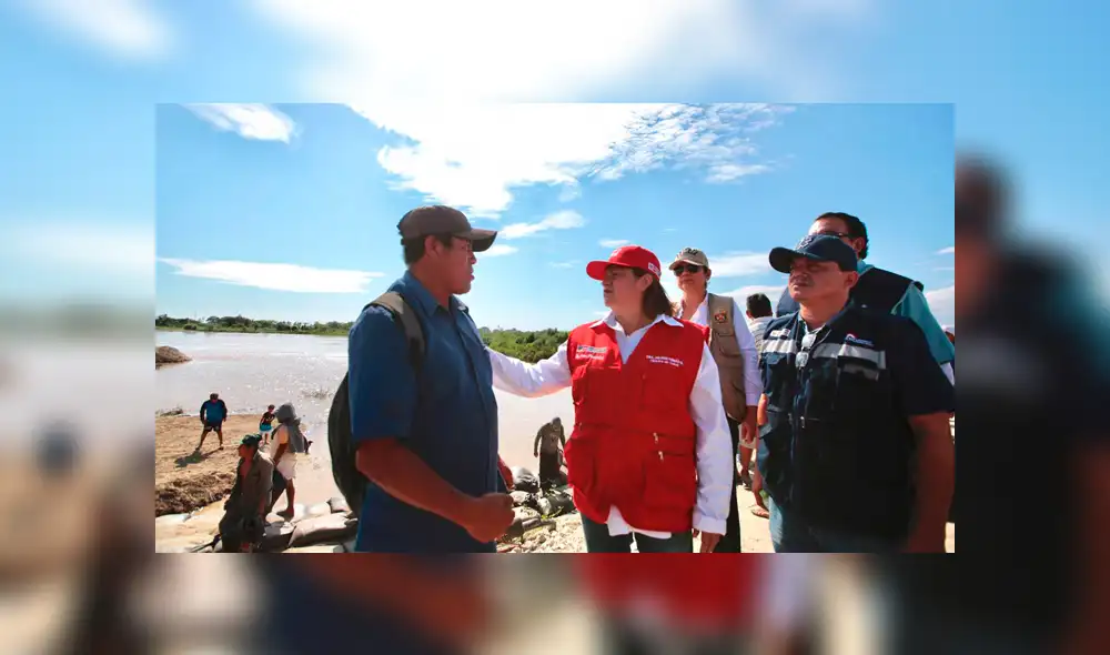 Ministra de Salud pide a a pobladores estar alertas ante crecida del río Piura Ministra de Salud pide a a pobladores estar alertas ante crecida del río Piura