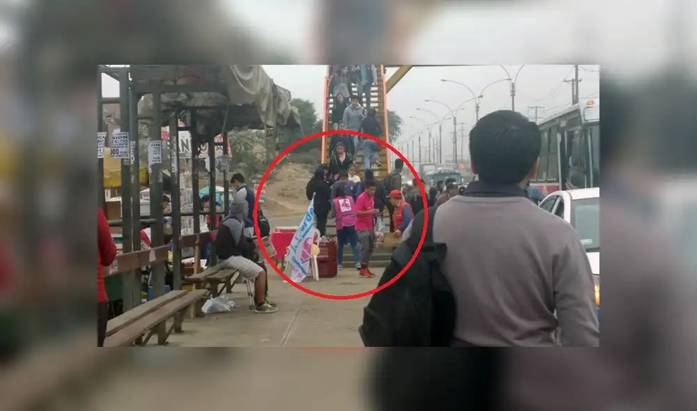 Elecciones municipales: militantes de partido de Julio Gagó regalan desayunos en paraderos Elecciones municipales: militantes de partido de Julio Gagó regalan desayunos en paraderos