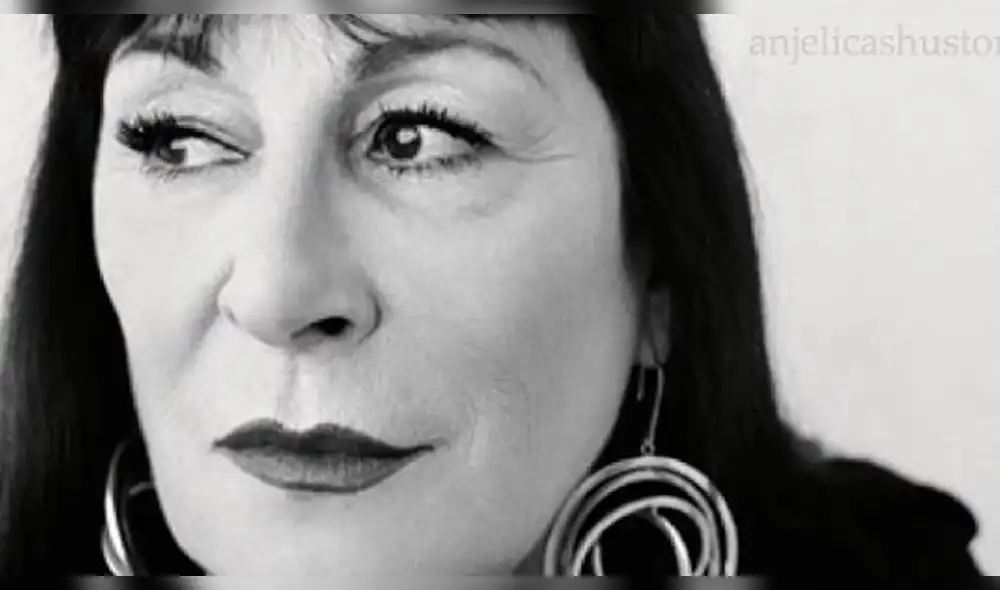 Anjelica Huston impacta con fuerte mensaje contra uso de pieles de animales 