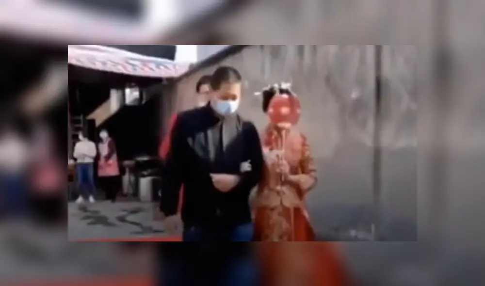 Desliza la imagen para ver la unión de Sun Hanxiao y Liu Wenchao, quienes decidieron transmitir su boda por Internet debido al coronavirus. Desliza la imagen para ver la unión de Sun Hanxiao y Liu Wenchao, quienes decidieron transmitir su boda por Internet debido al coronavirus.