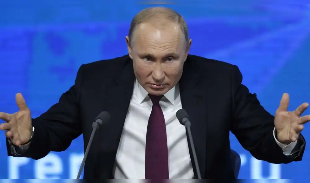 El presidente ruso, Vladímir Putin, responde a una de las preguntas, durante su tradicional rueda de prensa de antes de fin de año con periodistas rusos y extranjeros.
