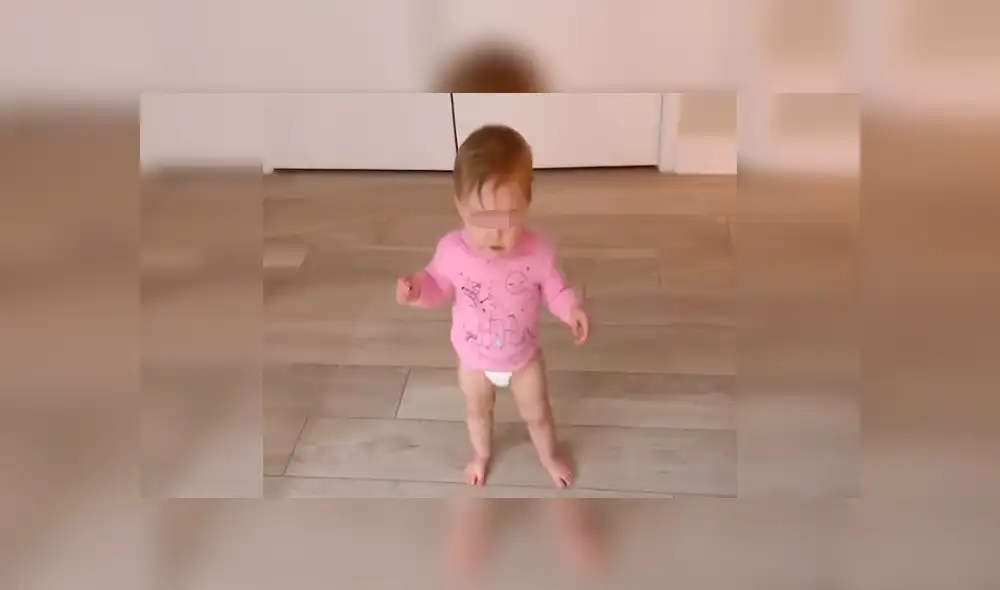 Facebook viral: padre aplica método para que su hija pueda dar sus primeros pasos [VIDEO] 