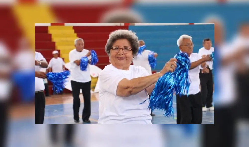 Ejercicios de adulto mayor - adultos mayores. Foto: Difusión